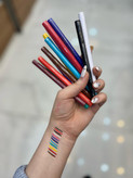 خط چشم رنگی ماژیکی