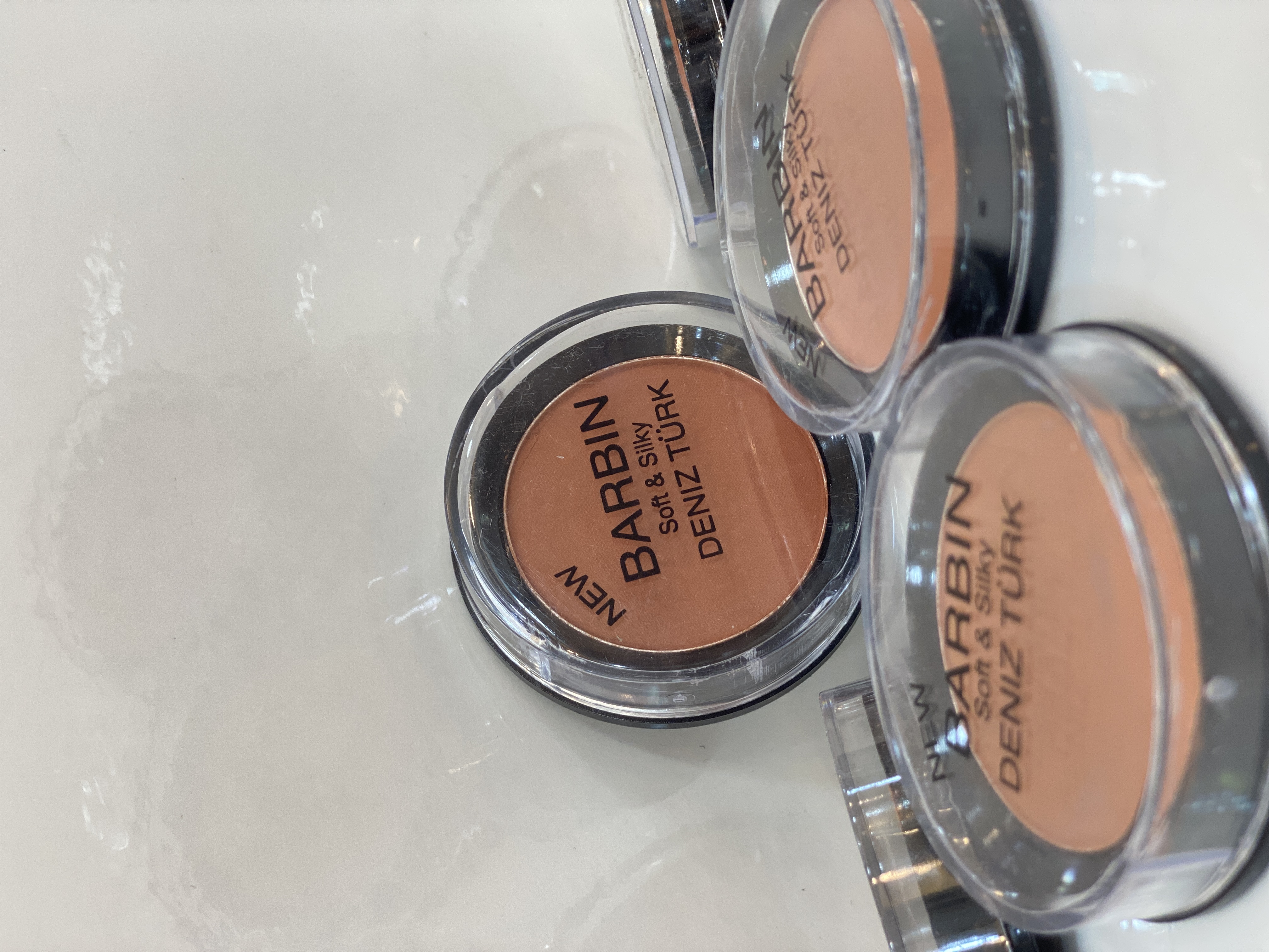 رژگونه تک کوچیک باربین